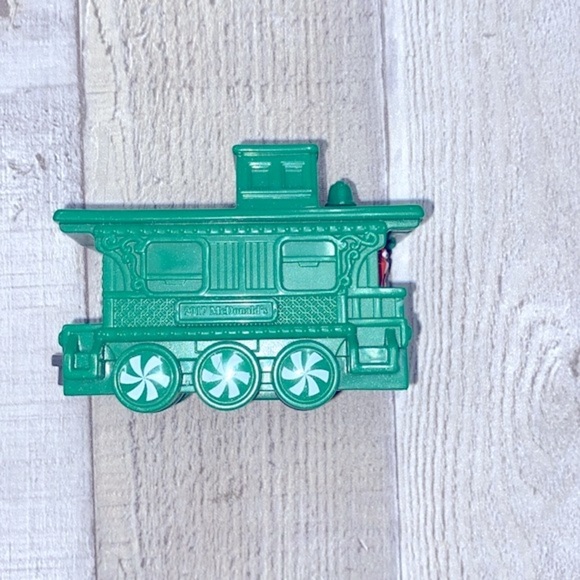 McDonald’s 2017 green caboose holiday express - Picture 8 of 8